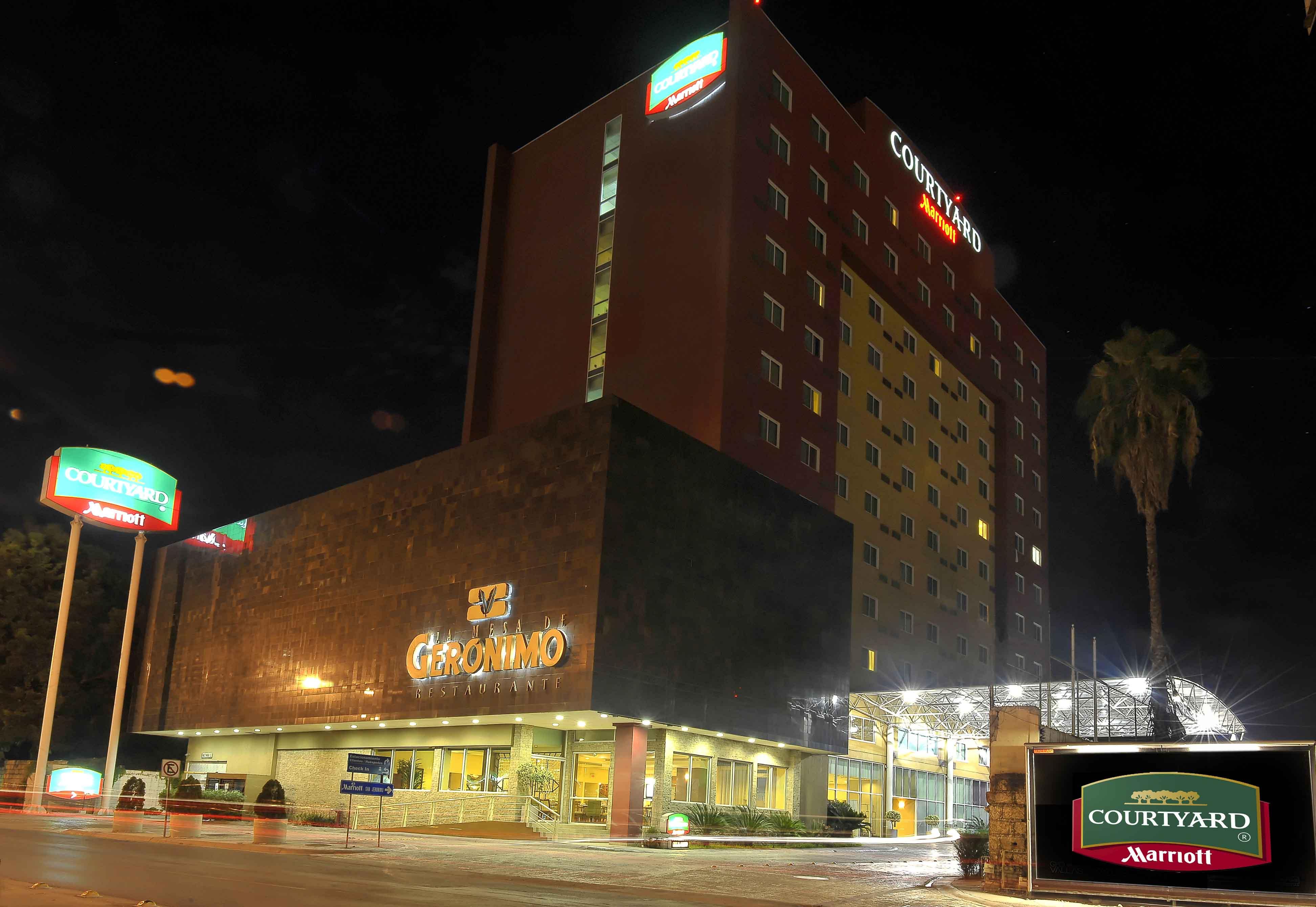 מלון Courtyard Monterrey San Jeronimo מראה חיצוני תמונה