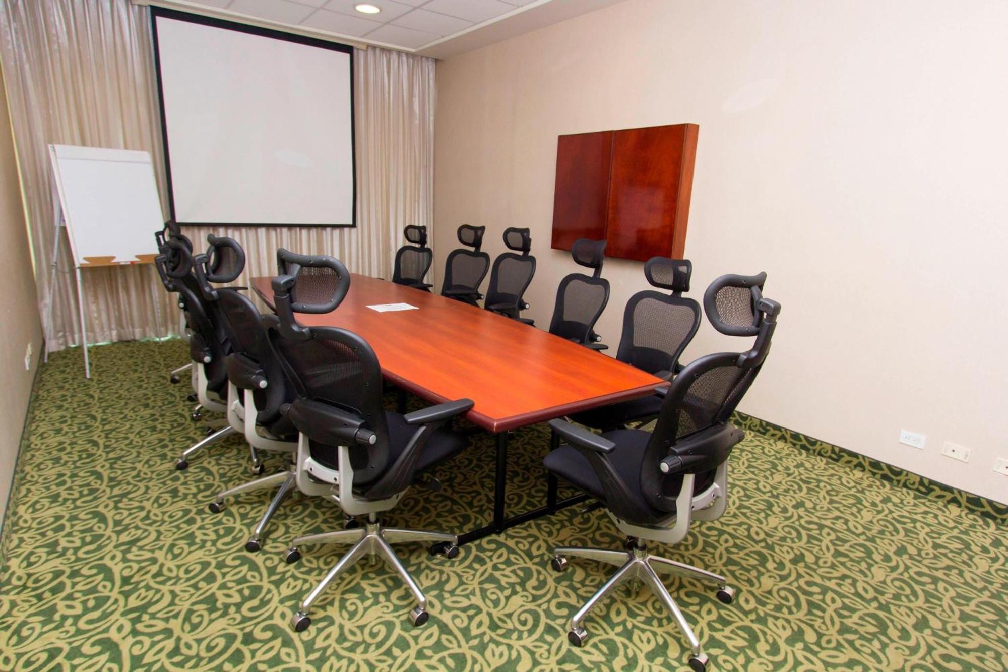 מלון Courtyard Monterrey San Jeronimo מראה חיצוני תמונה